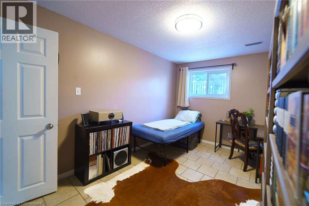 Photo 20 of 430 Bankside Crescent, Kitchener ON