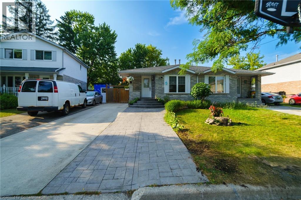 Photo 1 of 430 Bankside Crescent, Kitchener ON