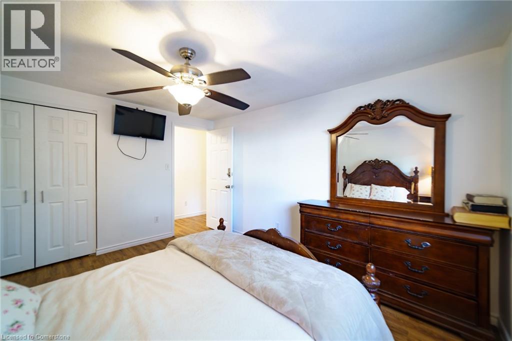 Photo 13 of 430 Bankside Crescent, Kitchener ON