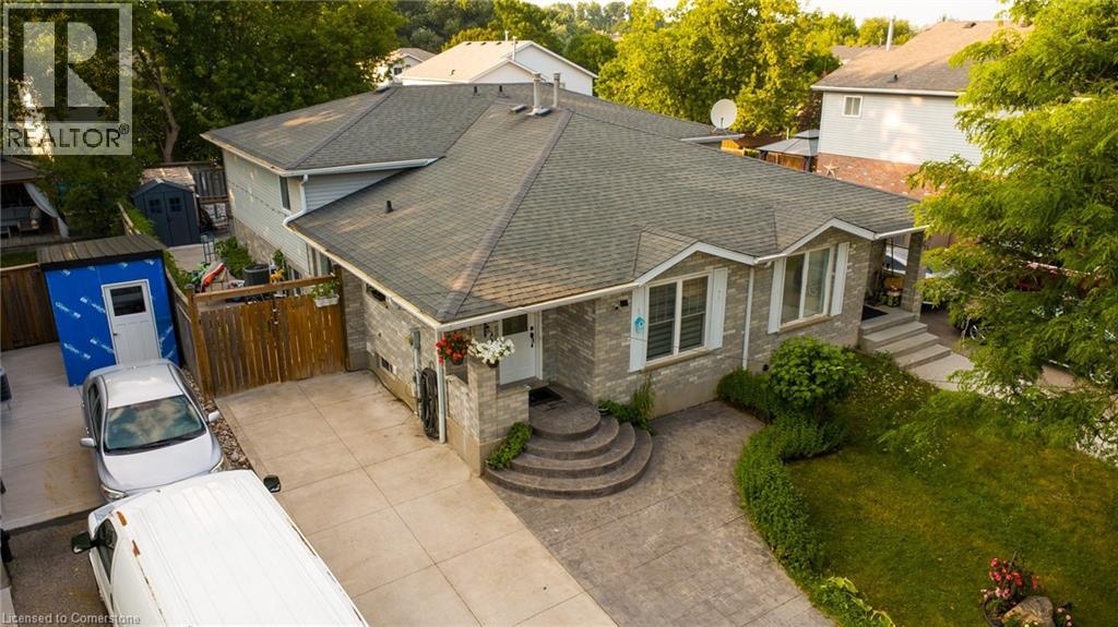 Photo 9 of 430 Bankside Crescent, Kitchener ON