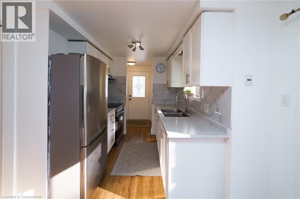 Photo 3 of 430 Bankside Crescent, Kitchener ON