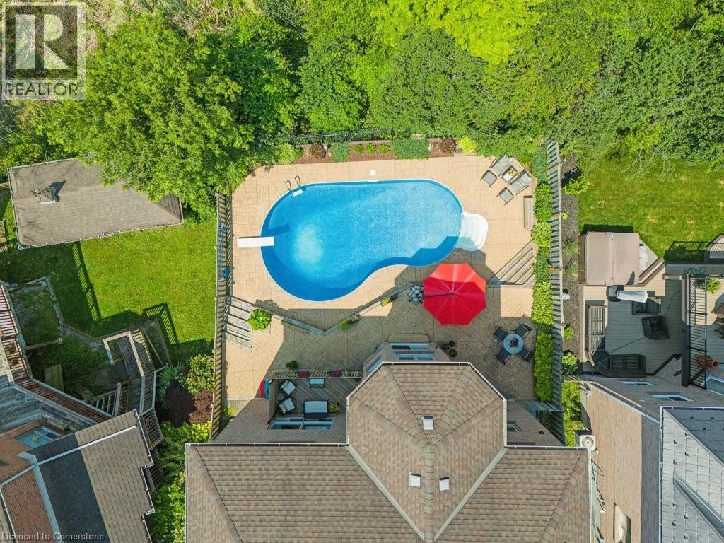 Photo 32 of 32 Kingfisher Crescent, Cambridge ON