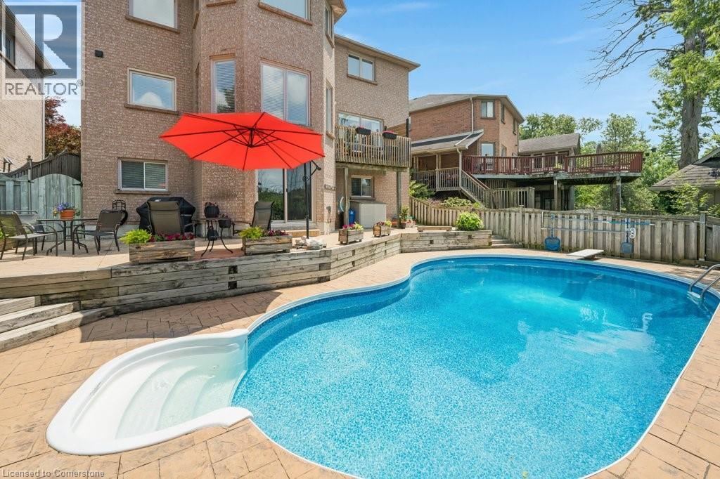 Photo 48 of 32 Kingfisher Crescent, Cambridge ON