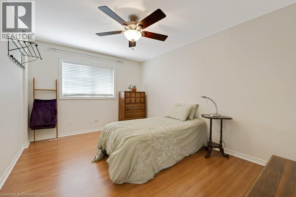 Photo 1 of 32 Kingfisher Crescent, Cambridge ON