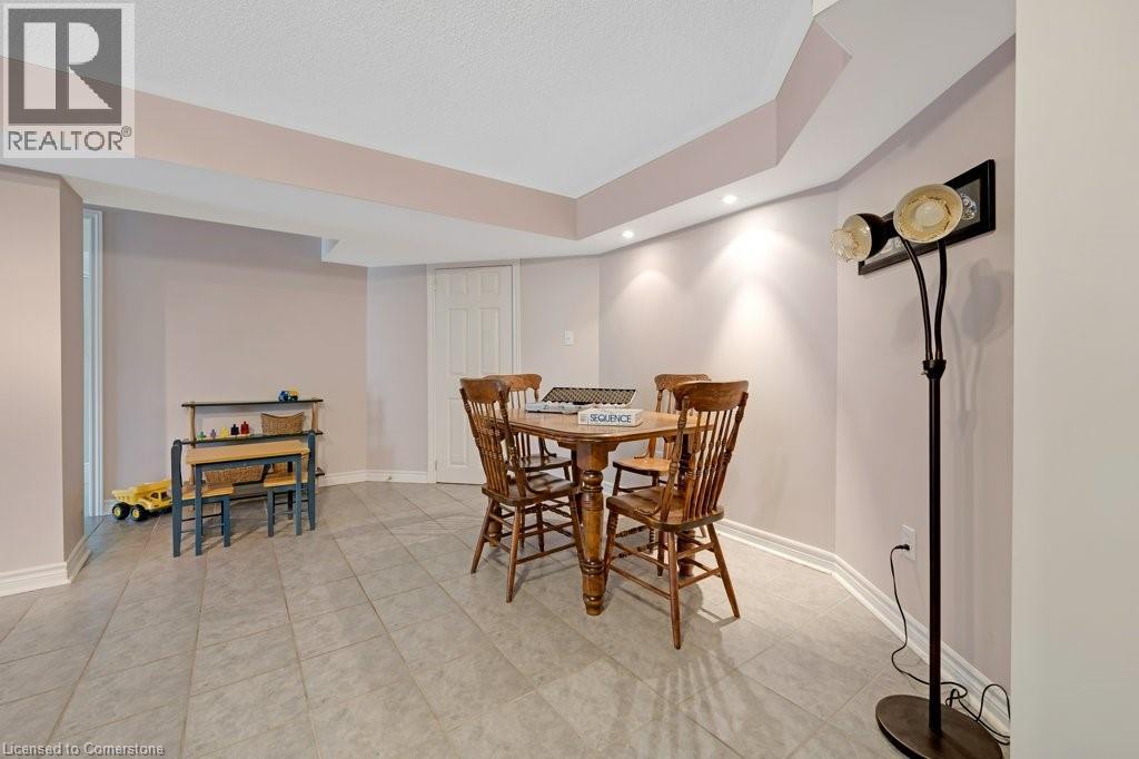 Photo 46 of 32 Kingfisher Crescent, Cambridge ON