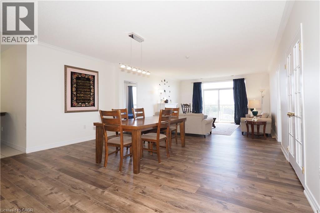 Photo 4 of 255 Keats Way Unit 701, Waterloo ON