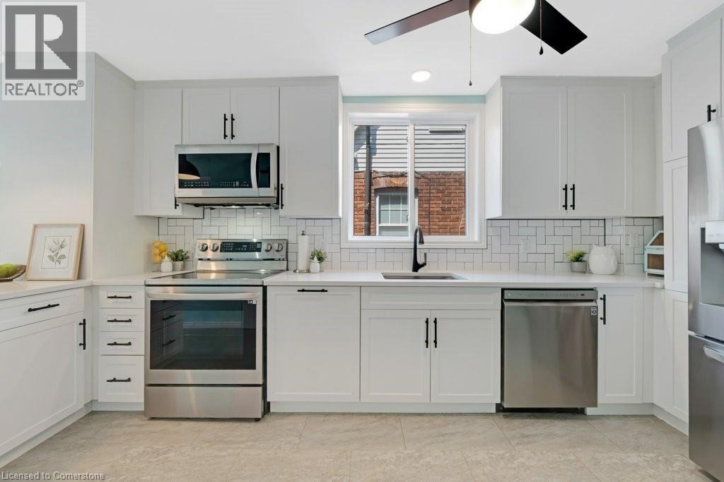 Photo 15 of 66 Brant Road S, Cambridge ON