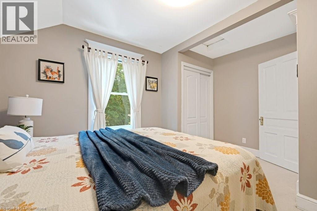 Photo 27 of 66 Brant Road S, Cambridge ON