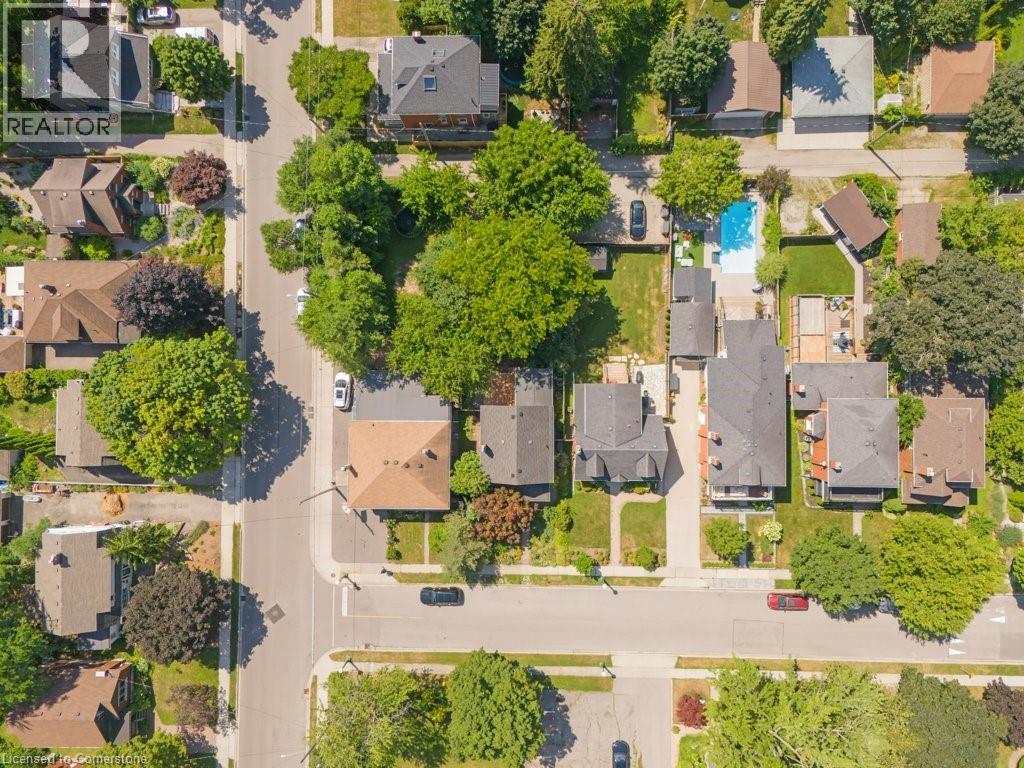 Photo 42 of 66 Brant Road S, Cambridge ON