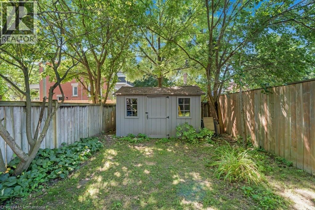 Photo 38 of 66 Brant Road S, Cambridge ON