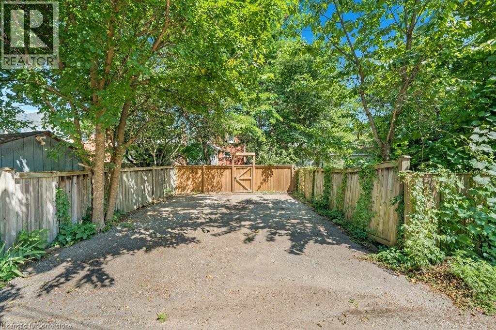 Photo 39 of 66 Brant Road S, Cambridge ON