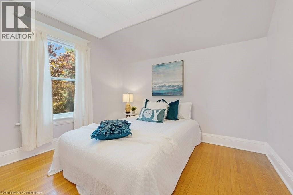 Photo 23 of 66 Brant Road S, Cambridge ON