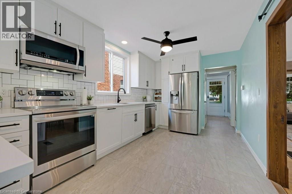 Photo 17 of 66 Brant Road S, Cambridge ON