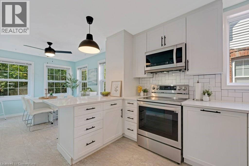 Photo 14 of 66 Brant Road S, Cambridge ON