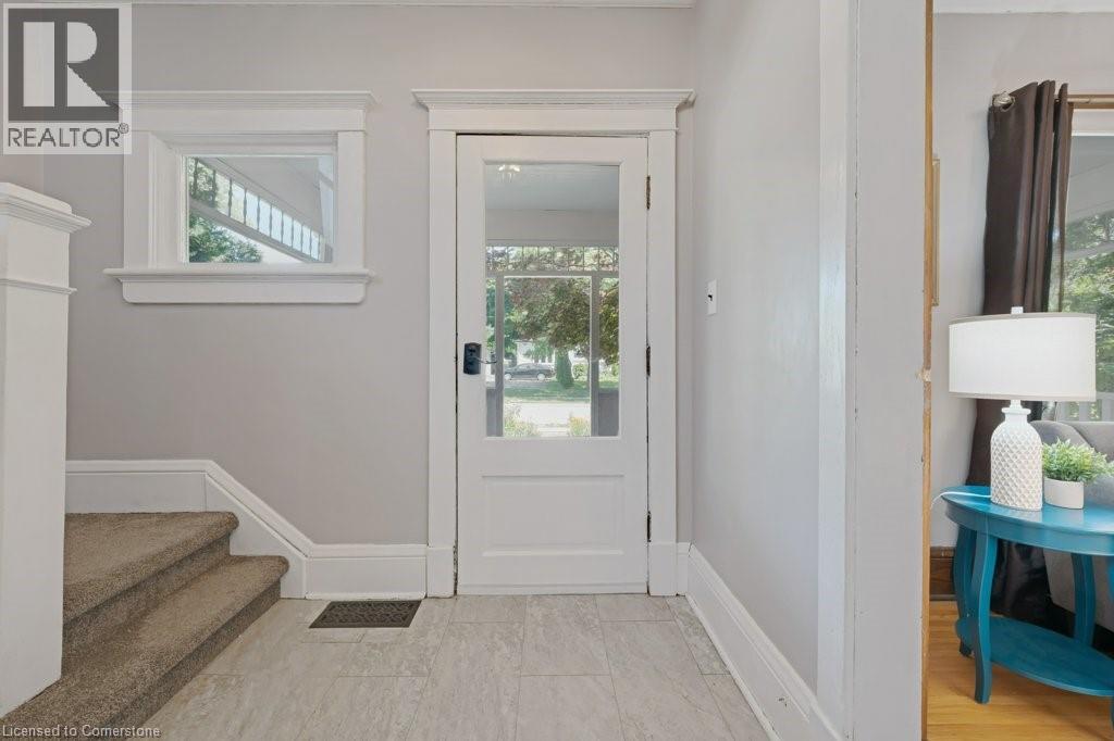Photo 6 of 66 Brant Road S, Cambridge ON