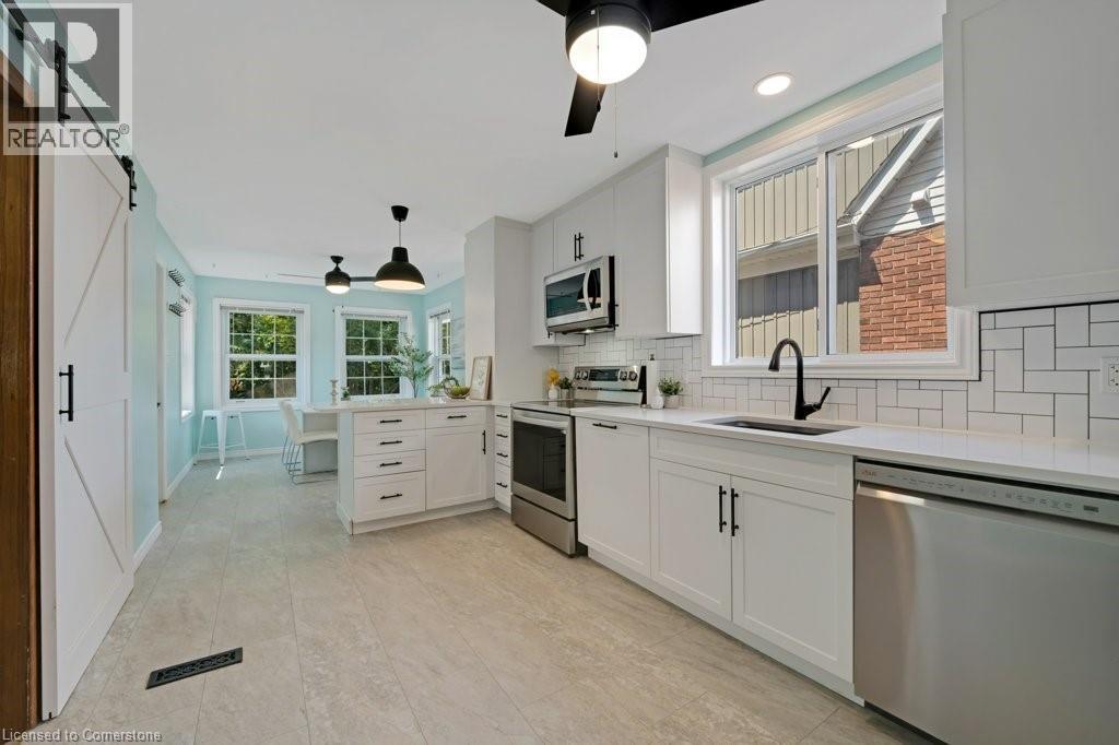 Photo 13 of 66 Brant Road S, Cambridge ON