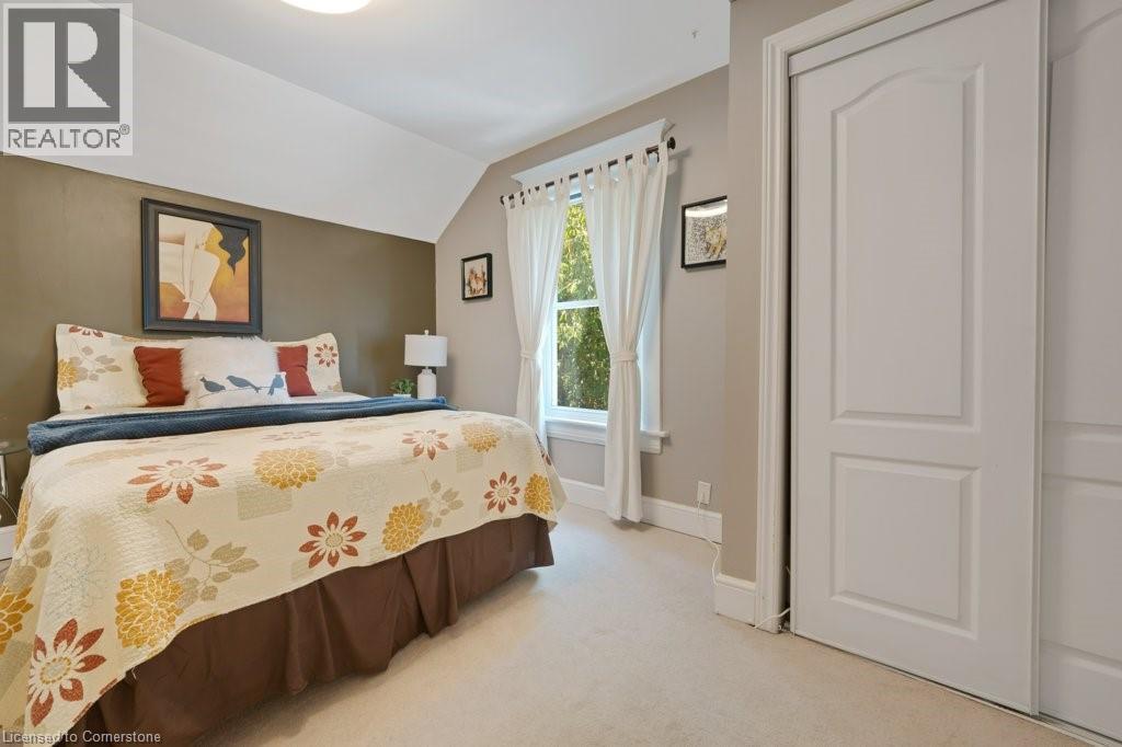 Photo 25 of 66 Brant Road S, Cambridge ON