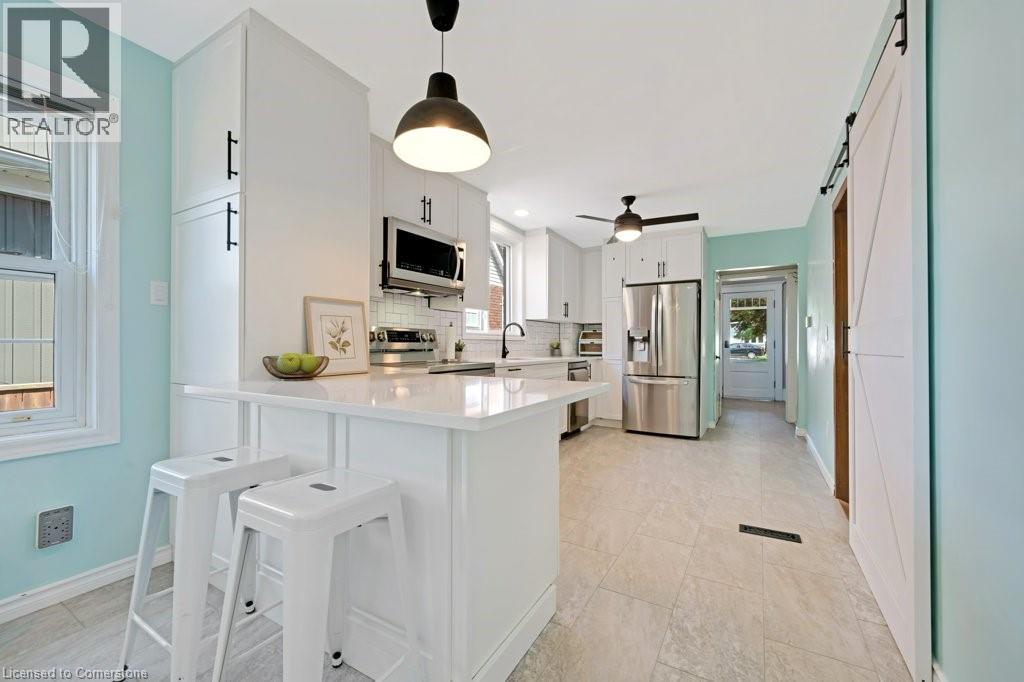 Photo 20 of 66 Brant Road S, Cambridge ON