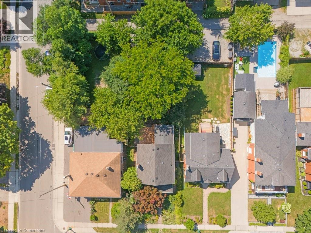 Photo 41 of 66 Brant Road S, Cambridge ON