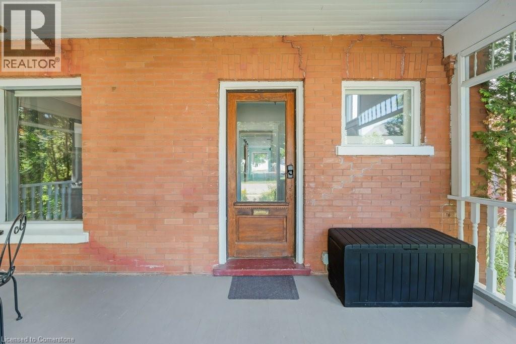 Photo 4 of 66 Brant Road S, Cambridge ON