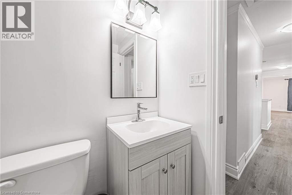 Photo 11 of 137 Pepperwood Crescent, Kitchener ON