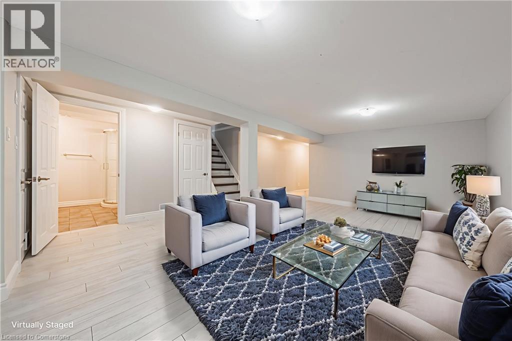 Photo 13 of 137 Pepperwood Crescent, Kitchener ON