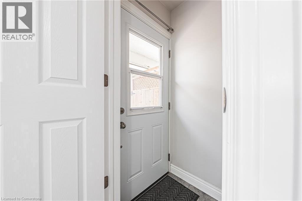 Photo 19 of 137 Pepperwood Crescent, Kitchener ON