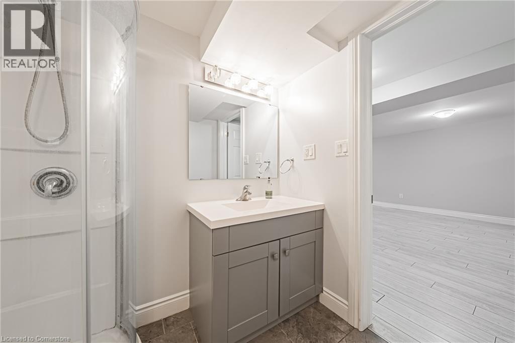 Photo 18 of 137 Pepperwood Crescent, Kitchener ON