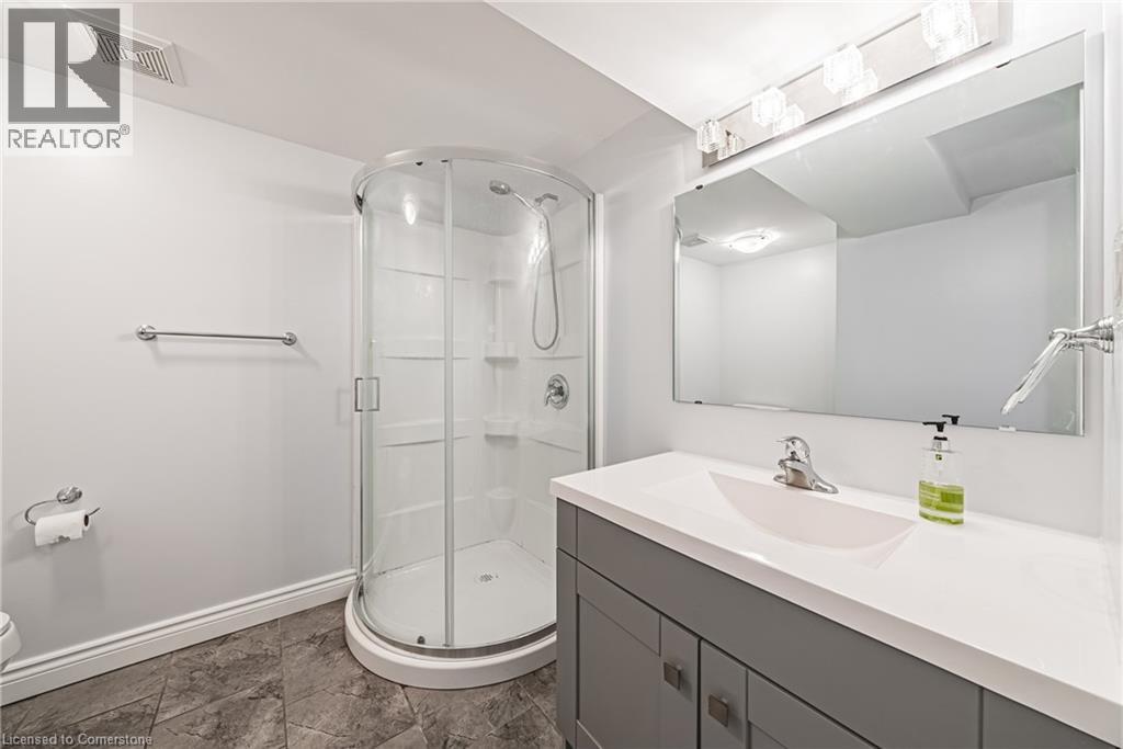 Photo 17 of 137 Pepperwood Crescent, Kitchener ON