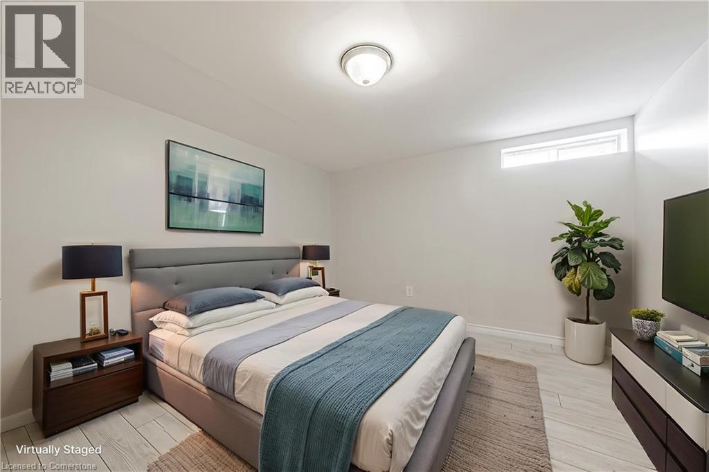 Photo 14 of 137 Pepperwood Crescent, Kitchener ON