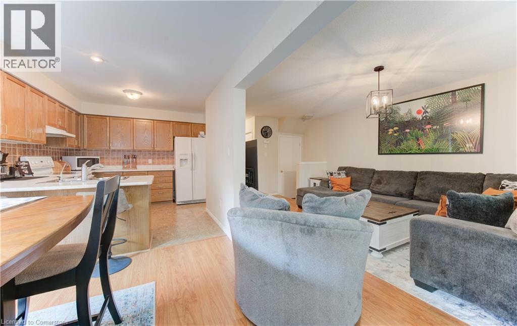 Photo 17 of 916 Veronica Court, Kitchener ON