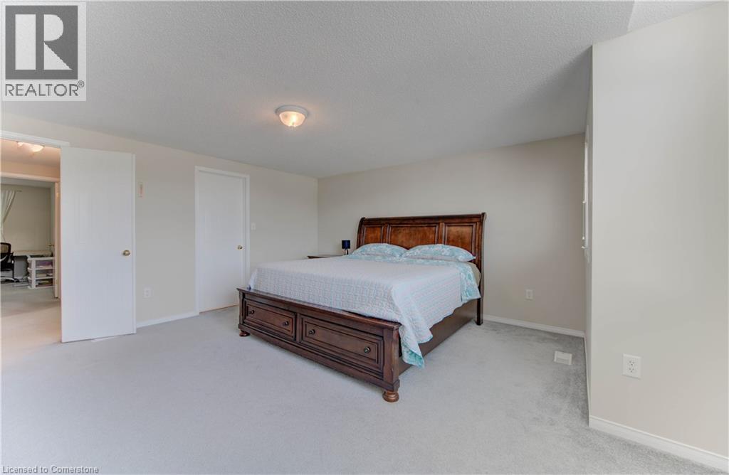 Photo 18 of 916 Veronica Court, Kitchener ON
