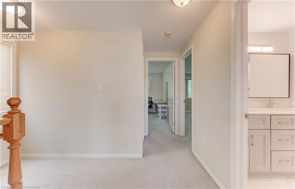 Photo 24 of 916 Veronica Court, Kitchener ON