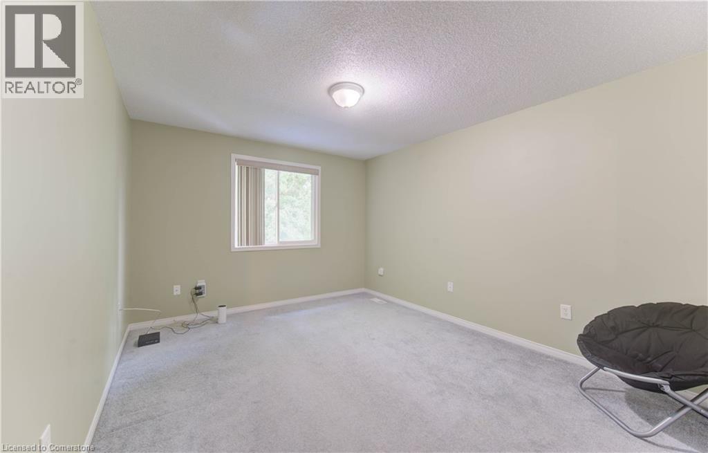 Photo 13 of 916 Veronica Court, Kitchener ON