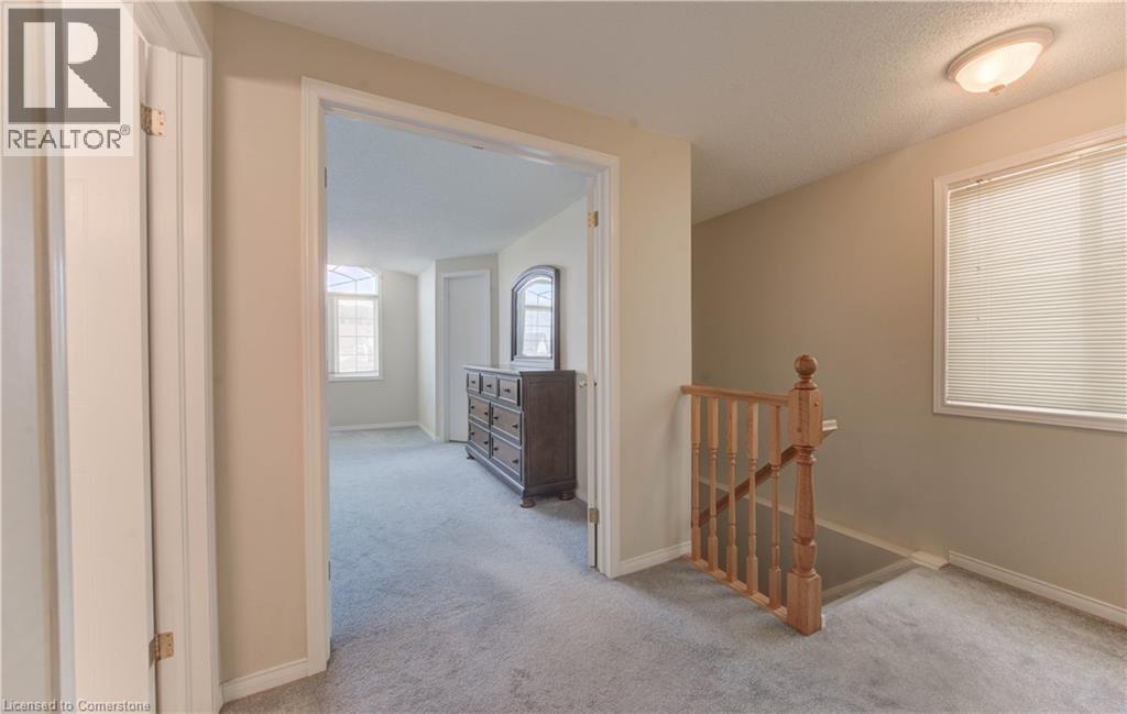 Photo 3 of 916 Veronica Court, Kitchener ON