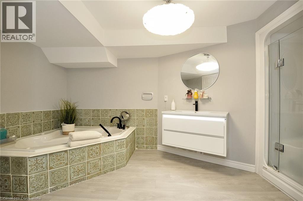 Photo 26 of 27 Woodmans Court, Kitchener ON