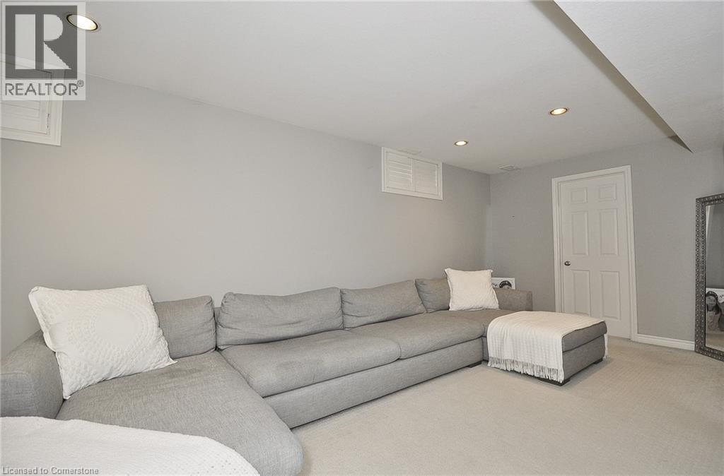 Photo 11 of 27 Woodmans Court, Kitchener ON