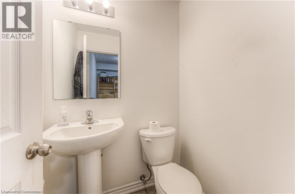 Photo 11 of 15 Dewberry Drive, Kitchener ON