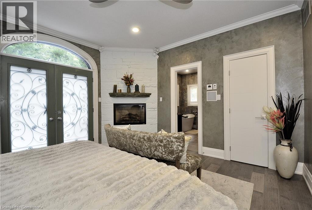 Photo 8 of 27 Woodmans Court, Kitchener ON