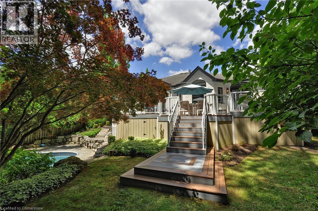 Photo 3 of 27 Woodmans Court, Kitchener ON