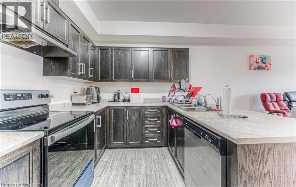Photo 10 of 15 Dewberry Drive, Kitchener ON
