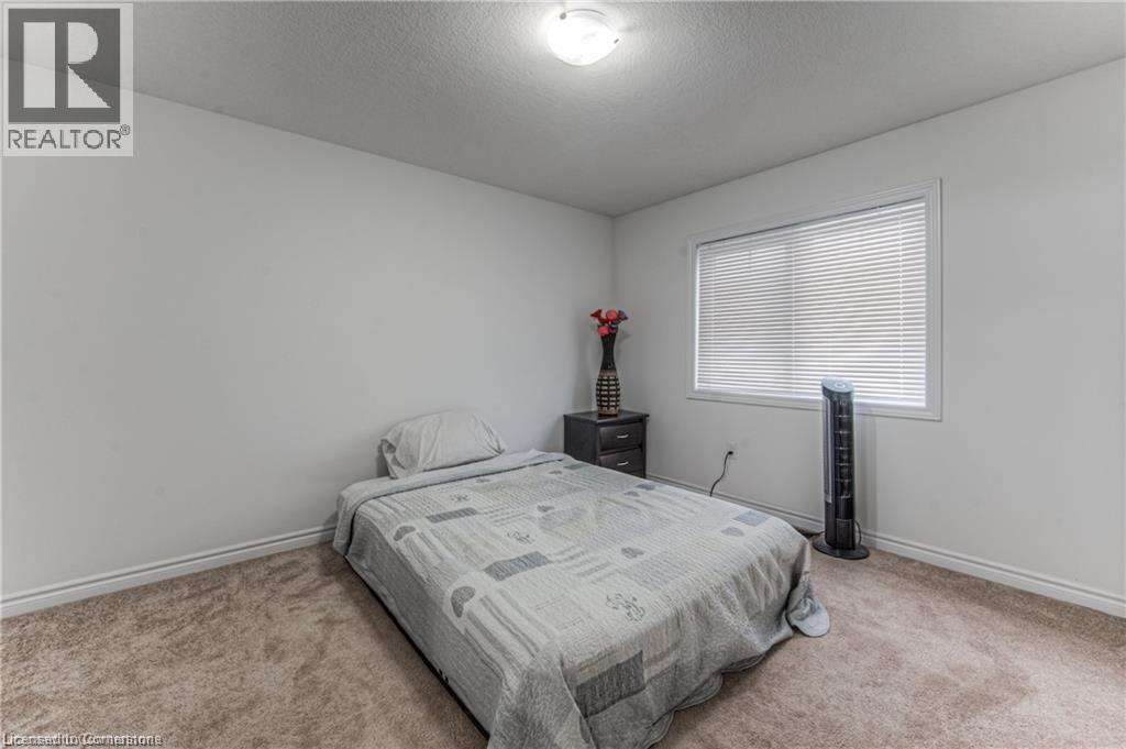 Photo 6 of 15 Dewberry Drive, Kitchener ON