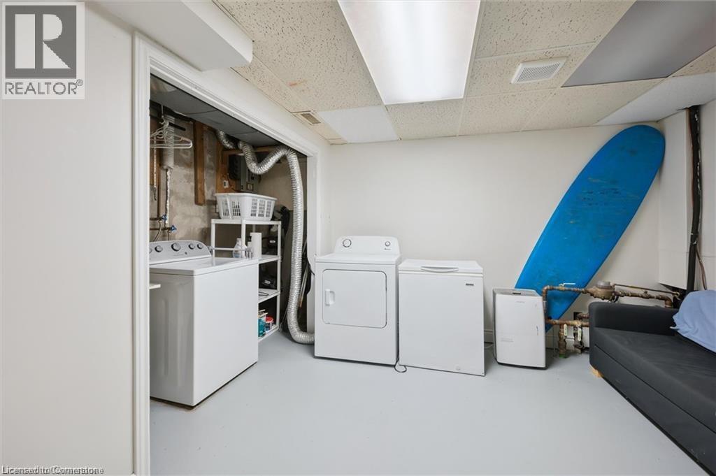 Photo 19 of 320 Bluevale Street N Unit A, Waterloo ON
