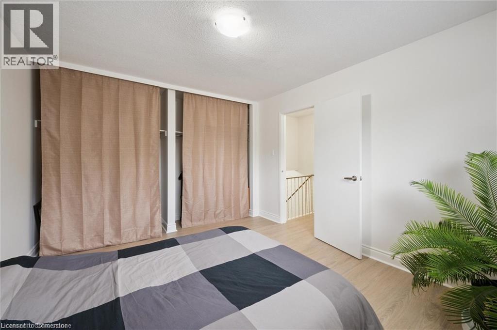 Photo 11 of 320 Bluevale Street N Unit A, Waterloo ON