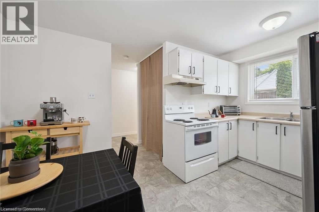 Photo 7 of 320 Bluevale Street N Unit A, Waterloo ON