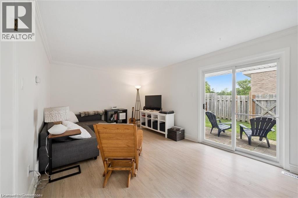 Photo 17 of 320 Bluevale Street N Unit A, Waterloo ON