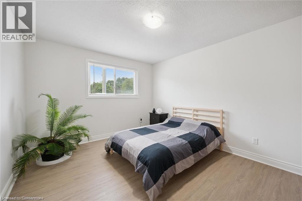 Photo 12 of 320 Bluevale Street N Unit A, Waterloo ON