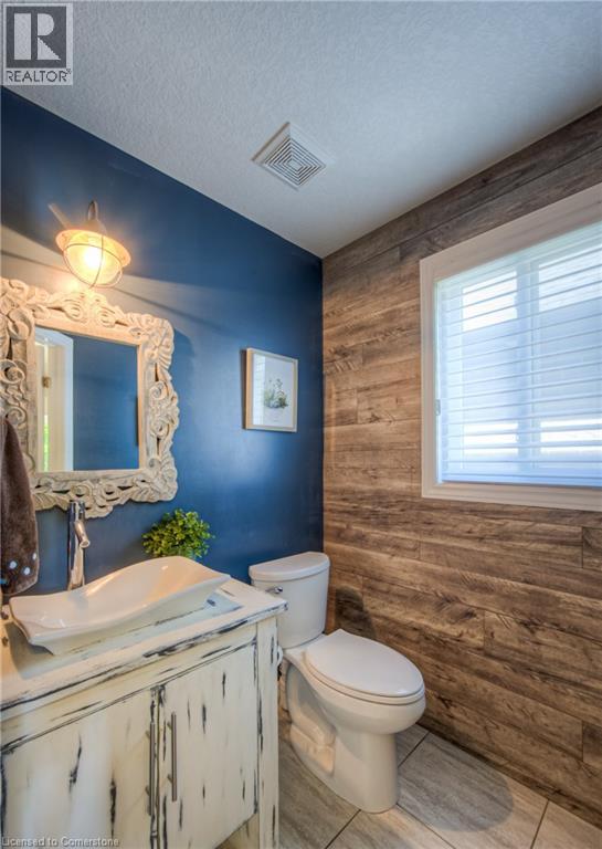 Photo 18 of 468 Fairway Road, Woodstock ON
