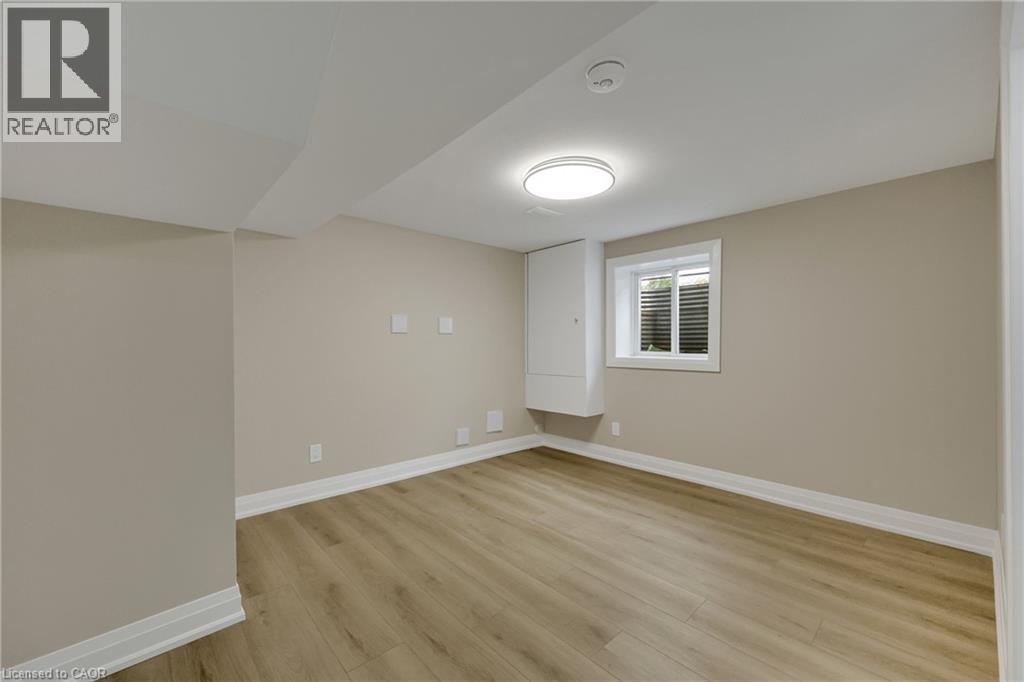 Photo 33 of 2091 Bridge Road, Oakville ON