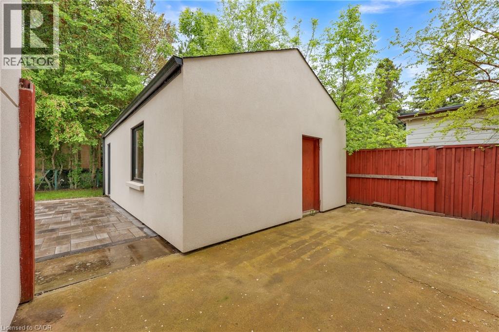 Photo 4 of 2091 Bridge Road, Oakville ON